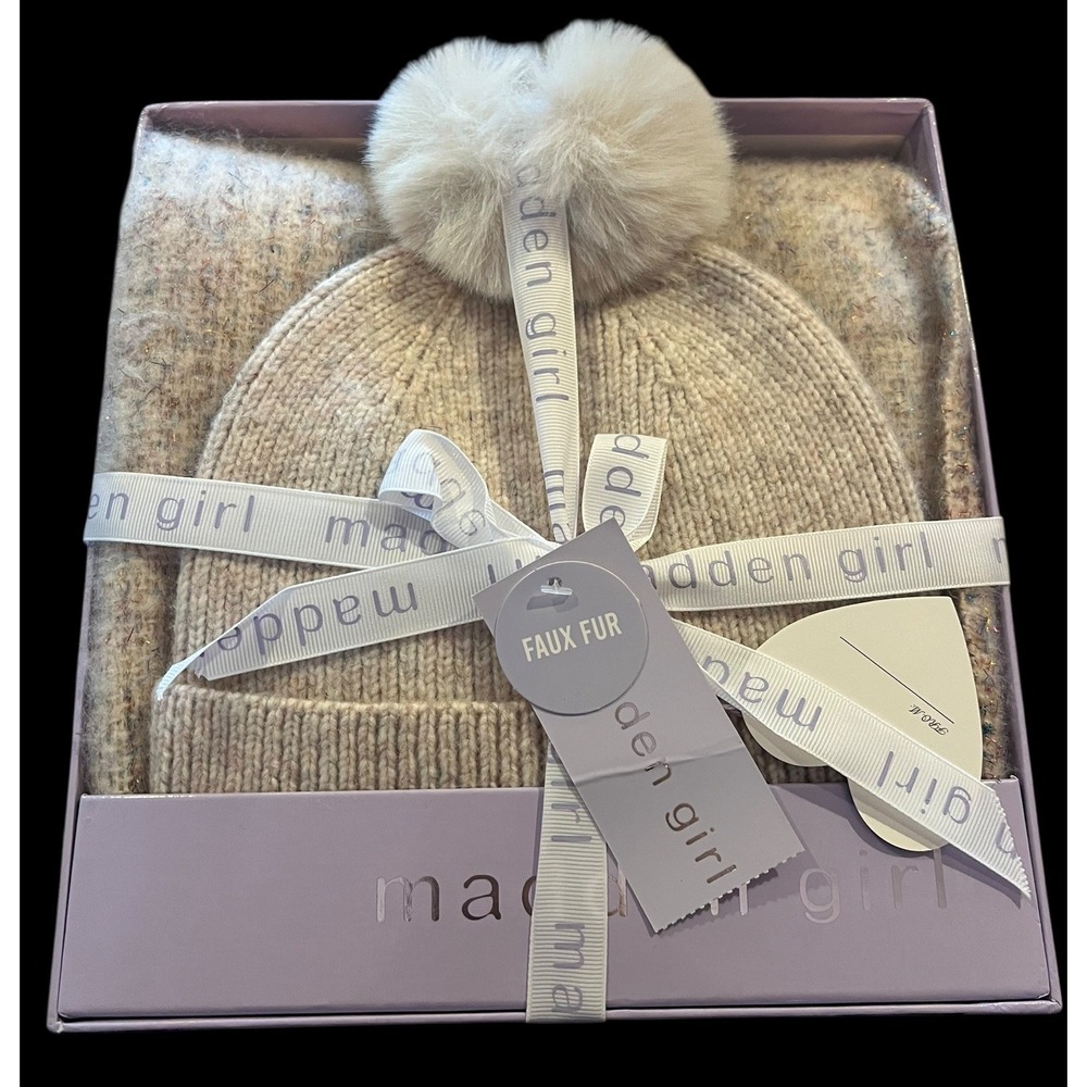 Madden Girl Ladies Winter Hat & Scarf Set Faux Fur Ivory Retails $ 50.00